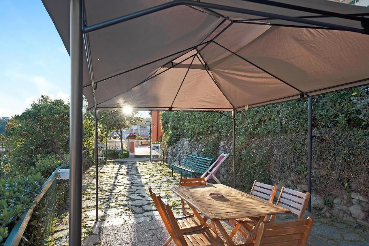 Trilocale In Villa Apt 5 Varazze