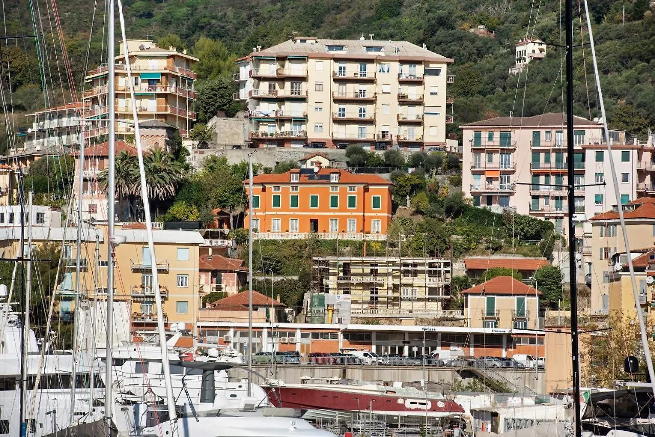 Apartment Trilocale In Villa Apt 5 Varazze Italy